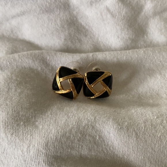 Assortment of earring(must take all) - Picture 4 of 7